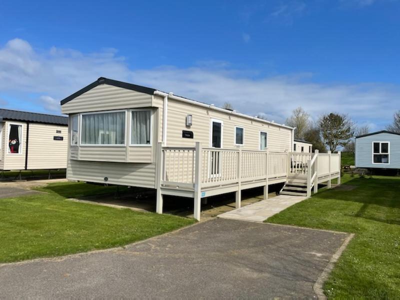 Bempton 04 image one