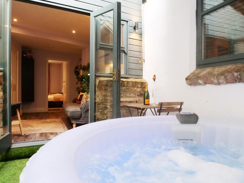 The Holgate Hideaway with Hot Tub image one