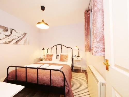 The Holgate Hideaway with Hot Tub image three