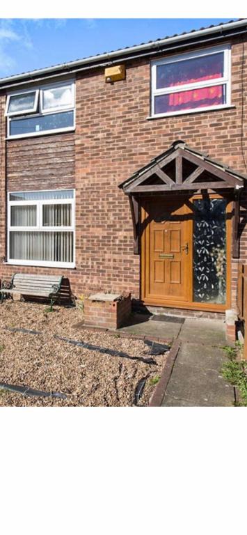 Double bedroom in Wakefield image one
