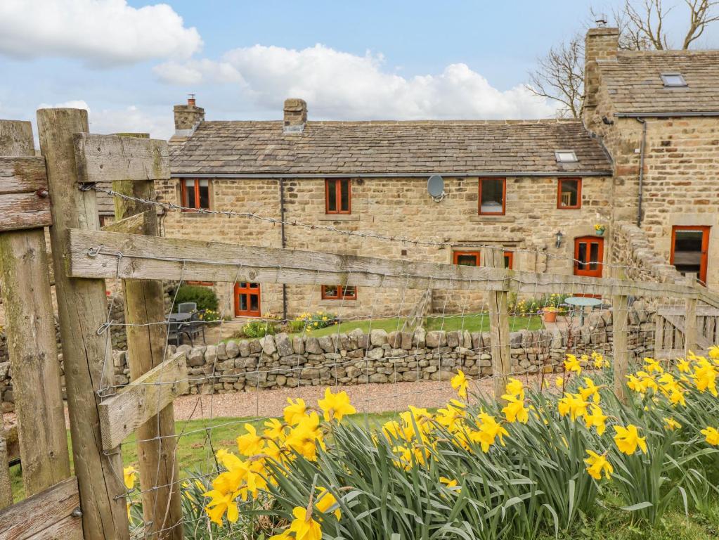 Curlew Cottage, Keighley Accommodation image 1 Curlew Cottage, Keighley image one