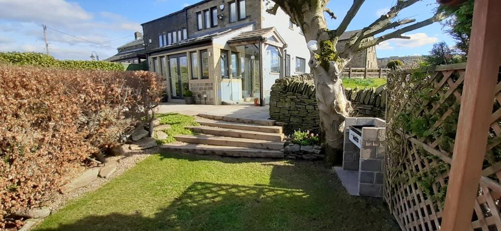 Lane End Cottage Holmfirth Double & Twin Ensuites image one