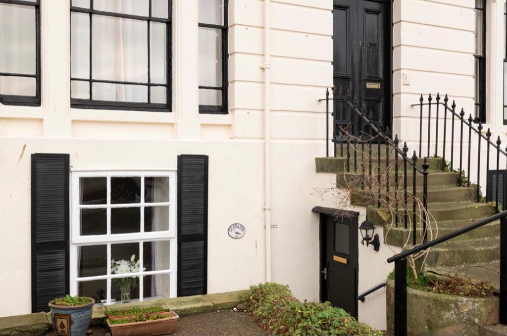 Seawards 2 bedroomed Seafront Filey Accommodation image 1 Seawards 2 bedroomed Seafront Filey image one