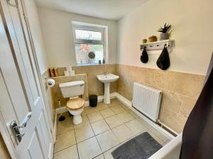 lovely 3 bed house close to the Uni & centre Accommodation image 2 lovely 3 bed house close to the Uni & centre image two