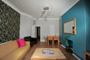 Harrogate Serviced Apartments - Prices & Bookings Page image 10 Picture of King's Apartment