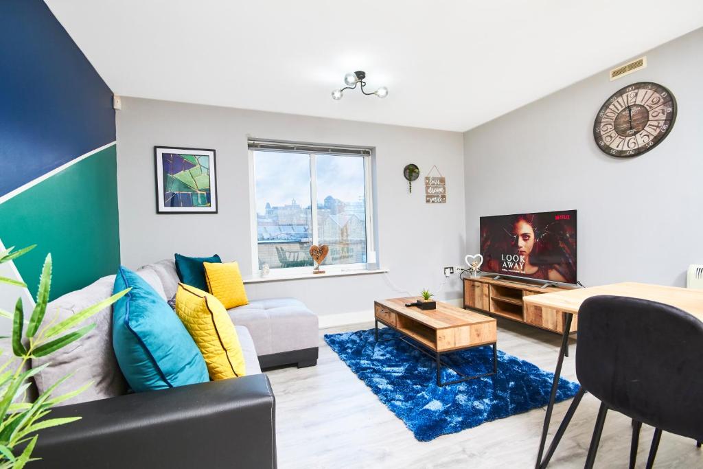 The Stunning Abode - Close to Leeds - Parking Accommodation image 1 The Stunning Abode - Close to Leeds - Parking image one