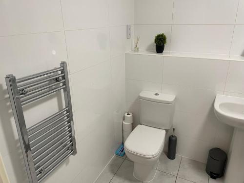 Queens Apartment - Lovely entire apartment Accommodation image 3 Queens Apartment - Lovely entire apartment image three