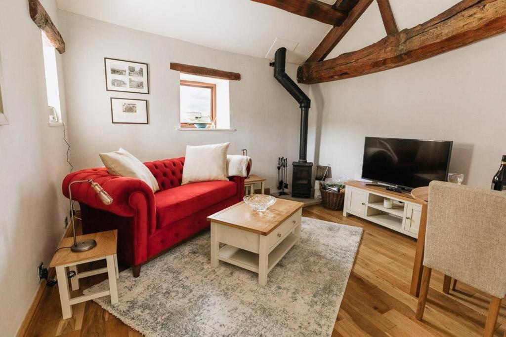 GABLE COTTAGE // LUXURIOUS NEWLY RENOVATED 1 BED ACCOMMODATION CLOSE TO THE PEAK DISTRICT, YORKSHIRE Accommodation image 1 GABLE COTTAGE // LUXURIOUS NEWLY RENOVATED 1 BED ACCOMMODATION CLOSE TO THE PEAK DISTRICT, YORKSHIRE image one