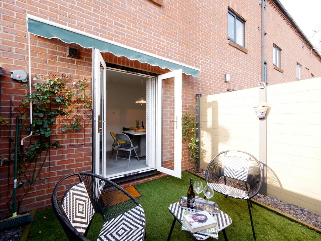 Forget-Me-Not House 3 Bed home in York Centre - Free Parking Accommodation image 1 Forget-Me-Not House 3 Bed home in York Centre - Free Parking image one
