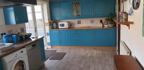 Badger's House, Willow Close, Filey image three