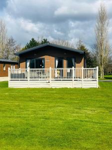 Lakeside View Lodge with Hot Tub Accommodation image 1 Lakeside View Lodge with Hot Tub image one