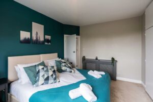 Book Apartments in Hull Page image 20 Picture of Stylish Contractor House & Friends & Free Parking & City Centre