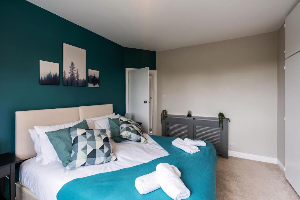Stylish Contractor House & Friends & Free Parking & City Centre Accommodation image 1 Stylish Contractor House & Friends & Free Parking & City Centre image one