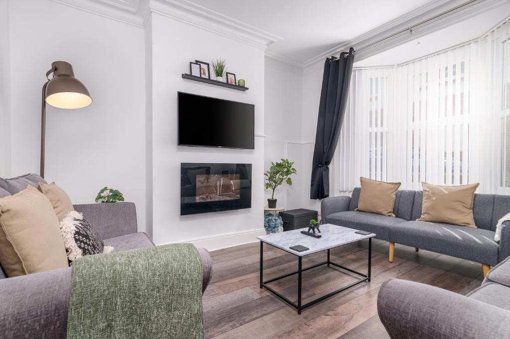 Redmayne House - Cheerful 3bedroom House with Free WiFi image one