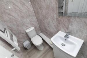 Luxury Living - Lovely 1 Bedroom Apartment Accommodation image 2 Luxury Living - Lovely 1 Bedroom Apartment image two