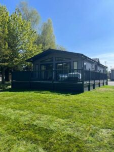 Picture of Sunbird Lodge with Hot Tub