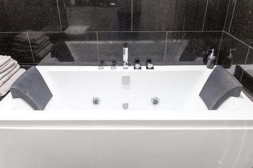 Cosy, Boutique Central Kirkby Lonsdale Apartment Accommodation image 3 Cosy, Boutique Central Kirkby Lonsdale Apartment image three