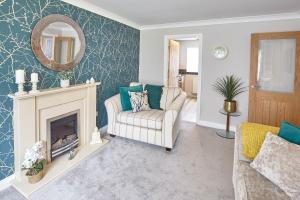 Host & Stay - Sandling Court image two