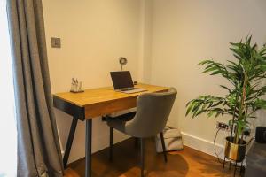 Stylish 2 Bedroom Apartment and Terrace Sleeps 4 Accommodation image 2 Stylish 2 Bedroom Apartment and Terrace Sleeps 4 image two