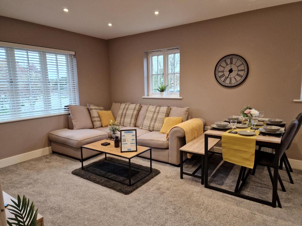 Entire Central 2 Bedroom Apartment (With Parking) Accommodation image 1 Entire Central 2 Bedroom Apartment (With Parking) image one