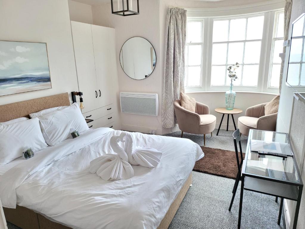 Sea View flat 4 fast WIFI & FREE parking Accommodation image 1 Sea View flat 4 fast WIFI & FREE parking image one