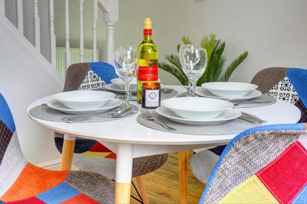 Kist Accommodates - Haig House, Harrogate Accommodation image 1 Kist Accommodates - Haig House, Harrogate image one