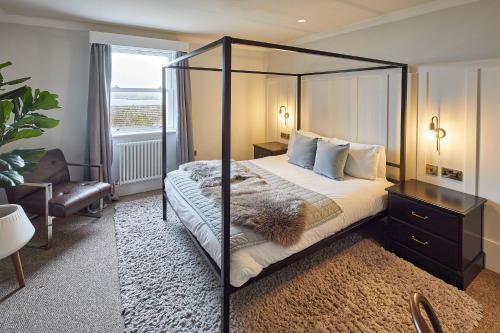 Host & Stay - Graham Close Holiday Homes image three
