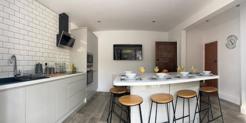 Bessie House Free Parking City of Doncaster Racecourse Wild Life Park airport keepmoat A1&M18 Accommodation image 1 Bessie House Free Parking City of Doncaster Racecourse Wild Life Park airport keepmoat A1&M18 image one