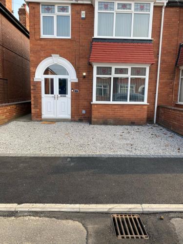 Bessie House Free Parking City of Doncaster Racecourse Wild Life Park airport keepmoat A1&M18 Accommodation image 2 Bessie House Free Parking City of Doncaster Racecourse Wild Life Park airport keepmoat A1&M18 image two