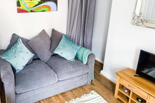 The Knavesmire - Free Parking - With Our Neighbouring Homes Sleeps 6,12,18 - York Holiday Home Accommodation image 3 The Knavesmire - Free Parking - With Our Neighbouring Homes Sleeps 6,12,18 - York Holiday Home image three