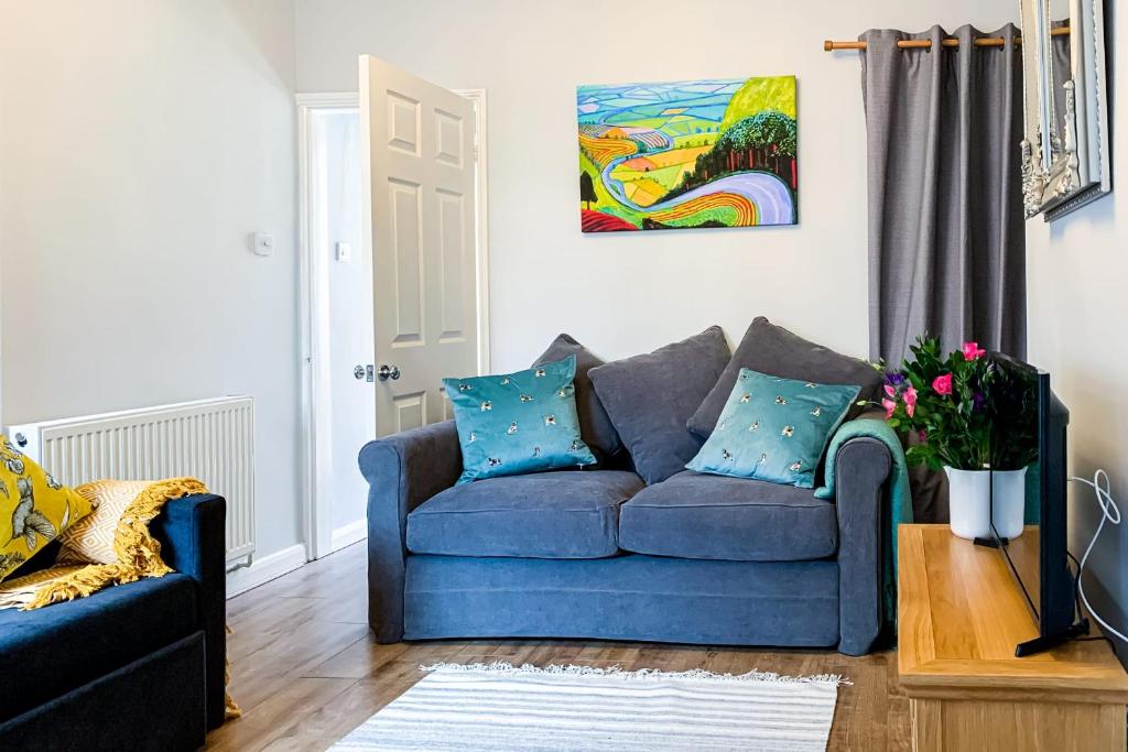 The Knavesmire - Free Parking - With Our Neighbouring Homes Sleeps 6,12,18 - York Holiday Home Accommodation image 1 The Knavesmire - Free Parking - With Our Neighbouring Homes Sleeps 6,12,18 - York Holiday Home image one