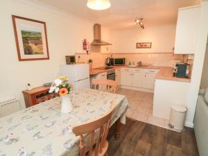 Westgate Cottage image two