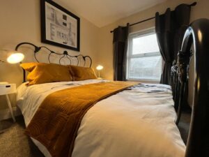 Tourist question: somewhere to stay in York Post image 5 Picture of York Centre 2 Bedroom Renovated Flat