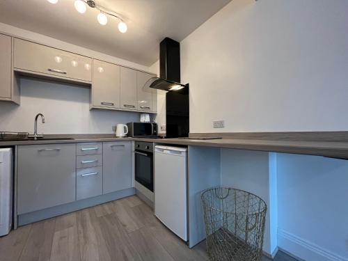 York Centre 2 Bedroom Renovated Flat, 8 Escrick Street Accommodation image 3 York Centre 2 Bedroom Renovated Flat, 8 Escrick Street image three