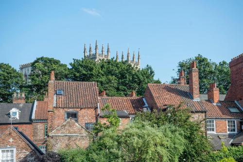 The Quadrant - The Carillon Suite image three