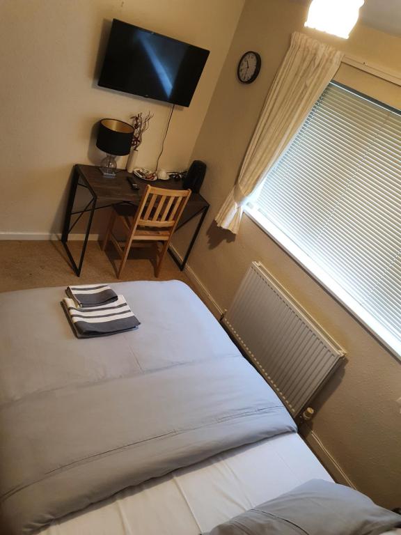 Petals Room 3 image one