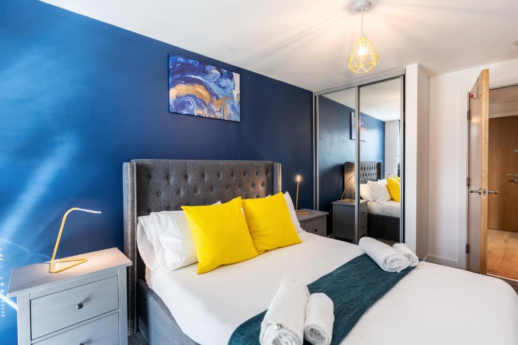 Lovely 2-bed apartment in Sheffield City Centre Accommodation image 1 Lovely 2-bed apartment in Sheffield City Centre image one