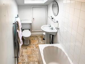The Victoria - Free Parking - With Our Neighbouring Homes Sleeps 6,12,18 - York Holiday Home Accommodation image 2 The Victoria - Free Parking - With Our Neighbouring Homes Sleeps 6,12,18 - York Holiday Home image two