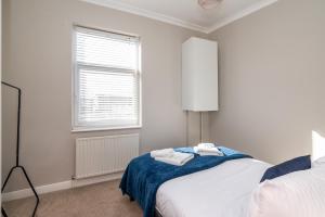 Pass the Keys Central Property With Historic City Walls View Accommodation image 2 Pass the Keys Central Property With Historic City Walls View image two