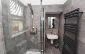 Cold Bath View Accommodation image 2 Cold Bath View image two