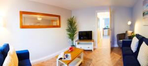 Charming 4-bed Townhouse on South Cliff Accommodation image 2 Charming 4-bed Townhouse on South Cliff image two