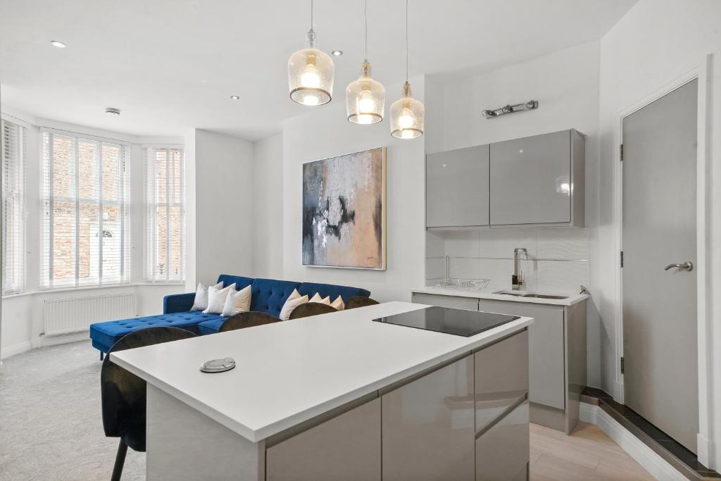 The Hamptons Apartment + Underground Spa Bathroom image one