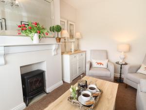 Foxy Cottage image two