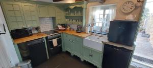 Puzzle Cottage, Quirky and Unique Cottage for 2 image two