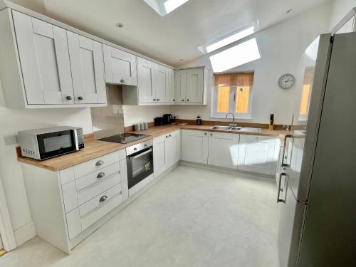 Rye Court Cottage - Stunning cottage in central Helmsley with parking Accommodation image 3 Rye Court Cottage - Stunning cottage in central Helmsley with parking image three