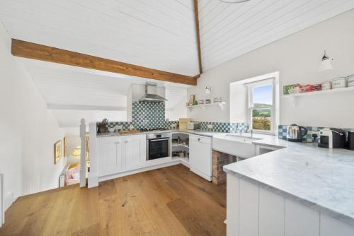 Pass the Keys Large 3 bed country home with stunning views Accommodation image 3 Pass the Keys Large 3 bed country home with stunning views image three
