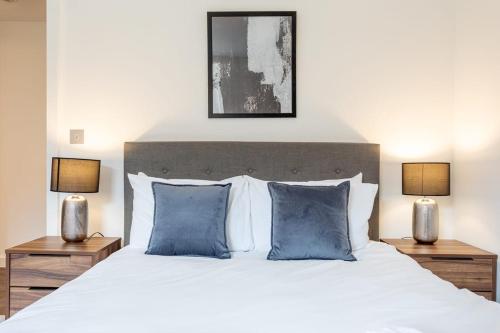 Modern, Spacious 2 Bedroom York Apartment image three