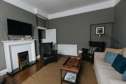 DUNDAS COTTAGE // 3 BEDROOM ACCOMODATION IN RICHMOND, NORTH YORKSHIRE, UK Accommodation image 2 DUNDAS COTTAGE // 3 BEDROOM ACCOMODATION IN RICHMOND, NORTH YORKSHIRE, UK image two