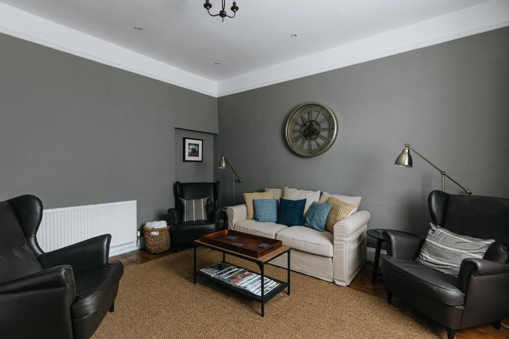 DUNDAS COTTAGE // 3 BEDROOM ACCOMODATION IN RICHMOND, NORTH YORKSHIRE, UK Accommodation image 1 DUNDAS COTTAGE // 3 BEDROOM ACCOMODATION IN RICHMOND, NORTH YORKSHIRE, UK image one