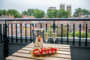 Tourist question: somewhere to stay in York Post image 8 Picture of The Quadrant - The Carillon Suite